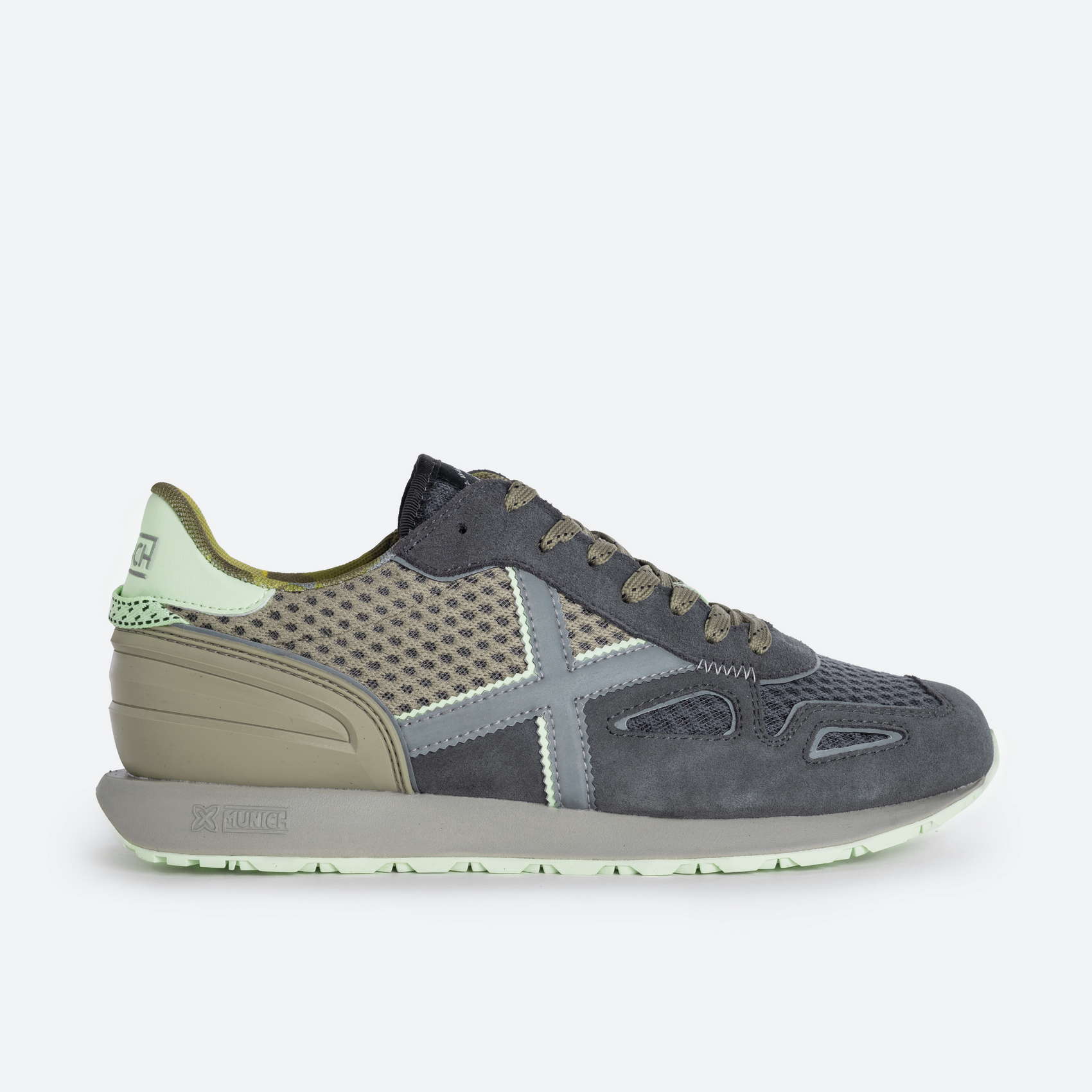 Munich Massana 490 In Navy Multi For Men | Retro Denim Detail Trainer