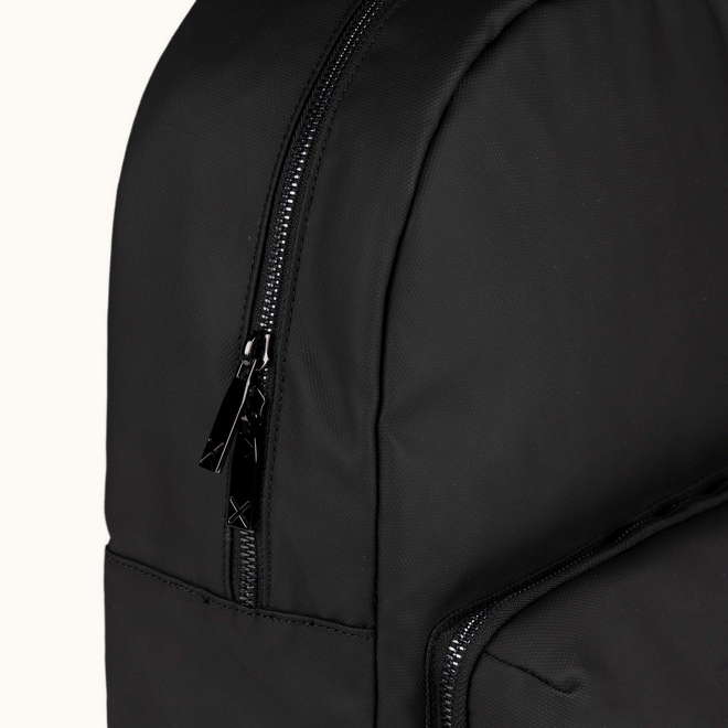 Chollo Mochila unisex Munich Fora Backpack Black por sólo 33,26€ con envío gratis (43% de descuento