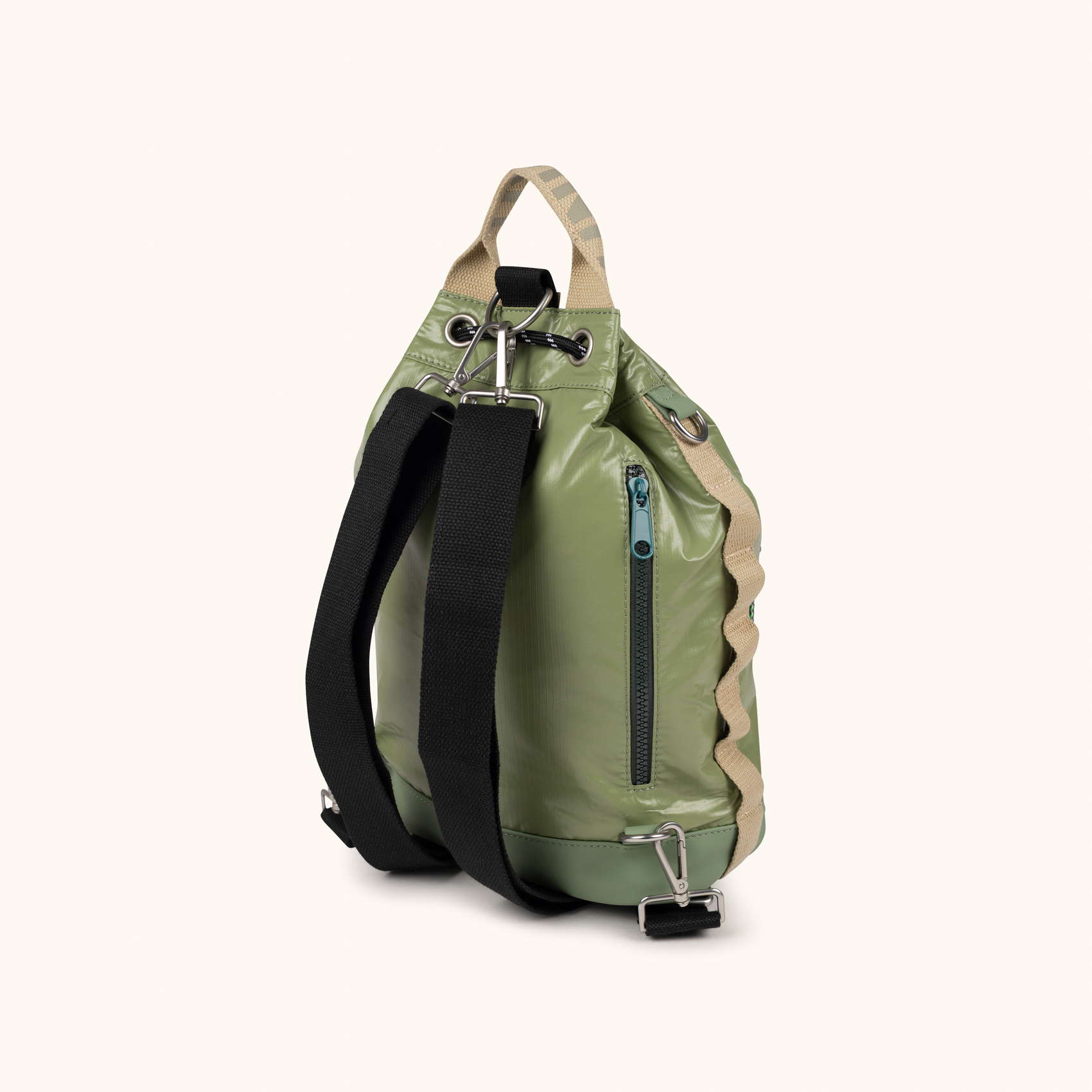 未使用 PELLETIER DRAWSTRING BAG KHAKI 9L Adaptable Drawstring Backpack Khaki | DEEP RECYCLED DRAWSTRING