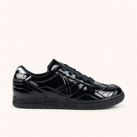 White and Red Leather Futsal Sneakers | MUNICH CONTINENTAL V2 70