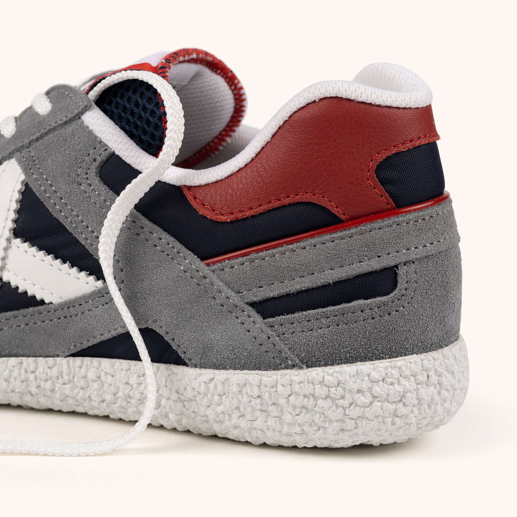 Retro Casual Style Sneakers Grey and Navy | MUNICH GOAL 1634