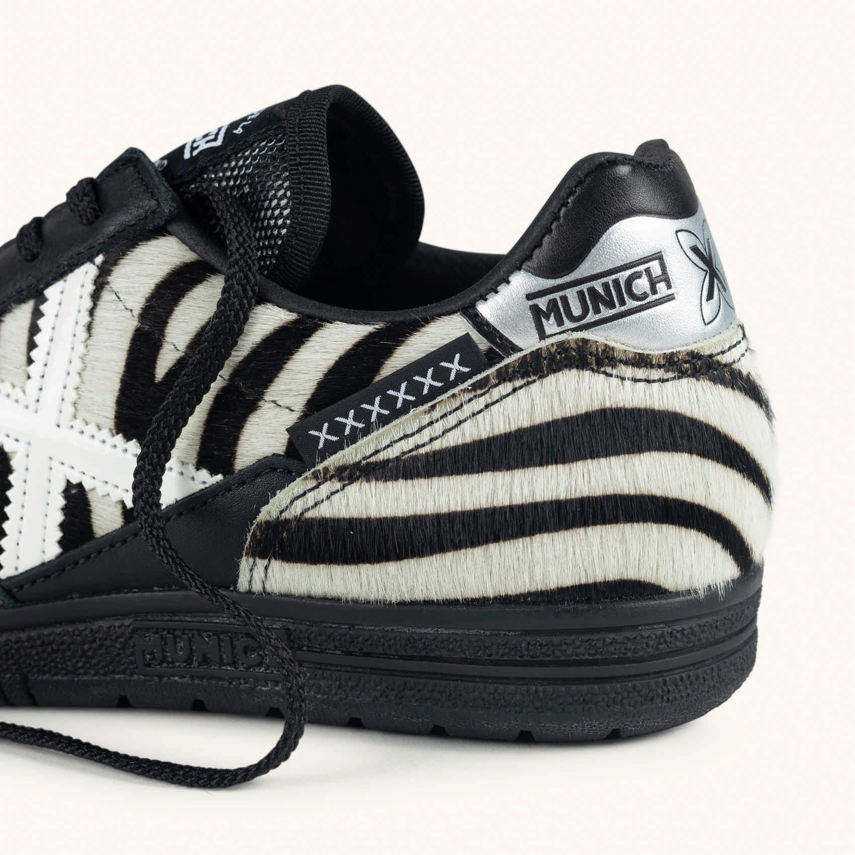 Munich Gresca Indoor Football Shoes | Sports World