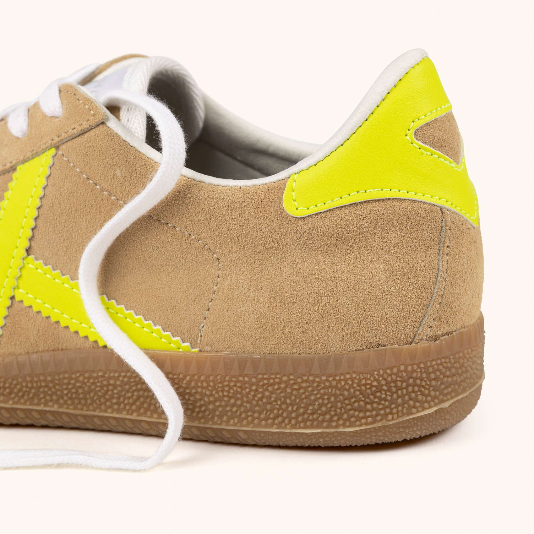 Sand Suede Retro Sneakers with Fluor Details | MUNICH BARRU 226