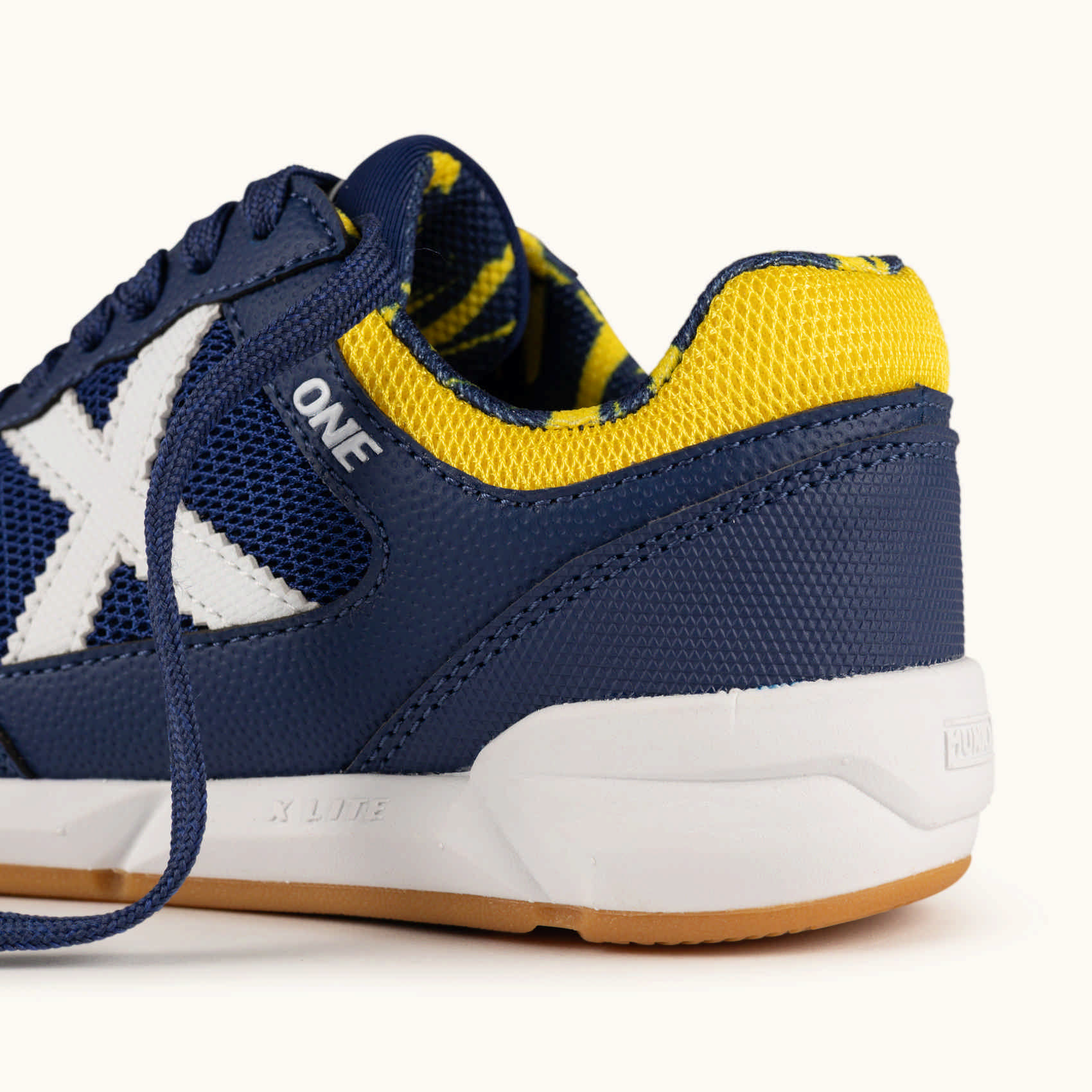 Kids' Indoor Football Shoes Blue and Yellow | MUNICH ONE KID 2.0 85
