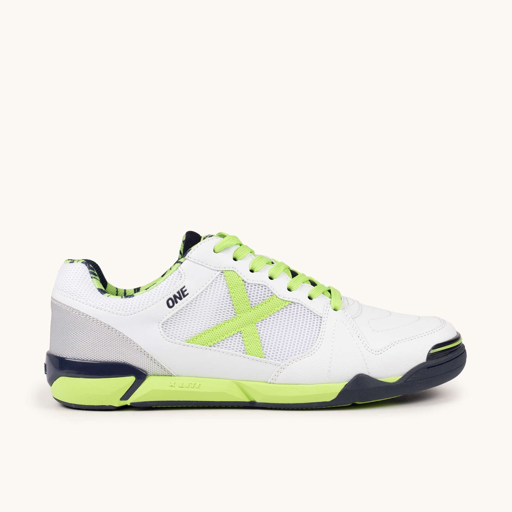 Ultra-Lightweight Indoor Football Sneakers X-Lite | MUNICH ONE 77
