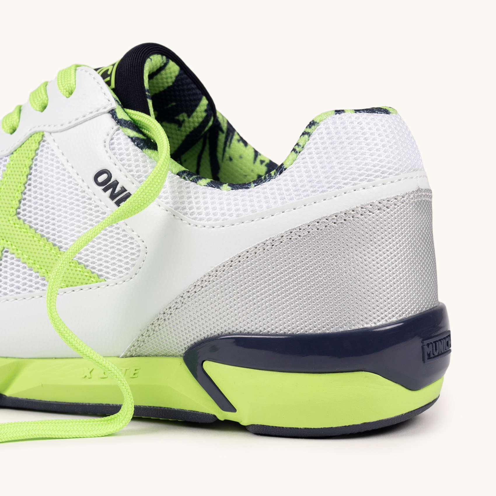 Ultra-Lightweight Indoor Football Sneakers X-Lite | MUNICH ONE 77