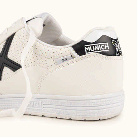Technical Indoor Football Shoes Navy Blue and White | MUNICH G3