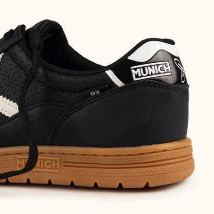Technical Indoor Football Shoes Navy Blue and White | MUNICH G3