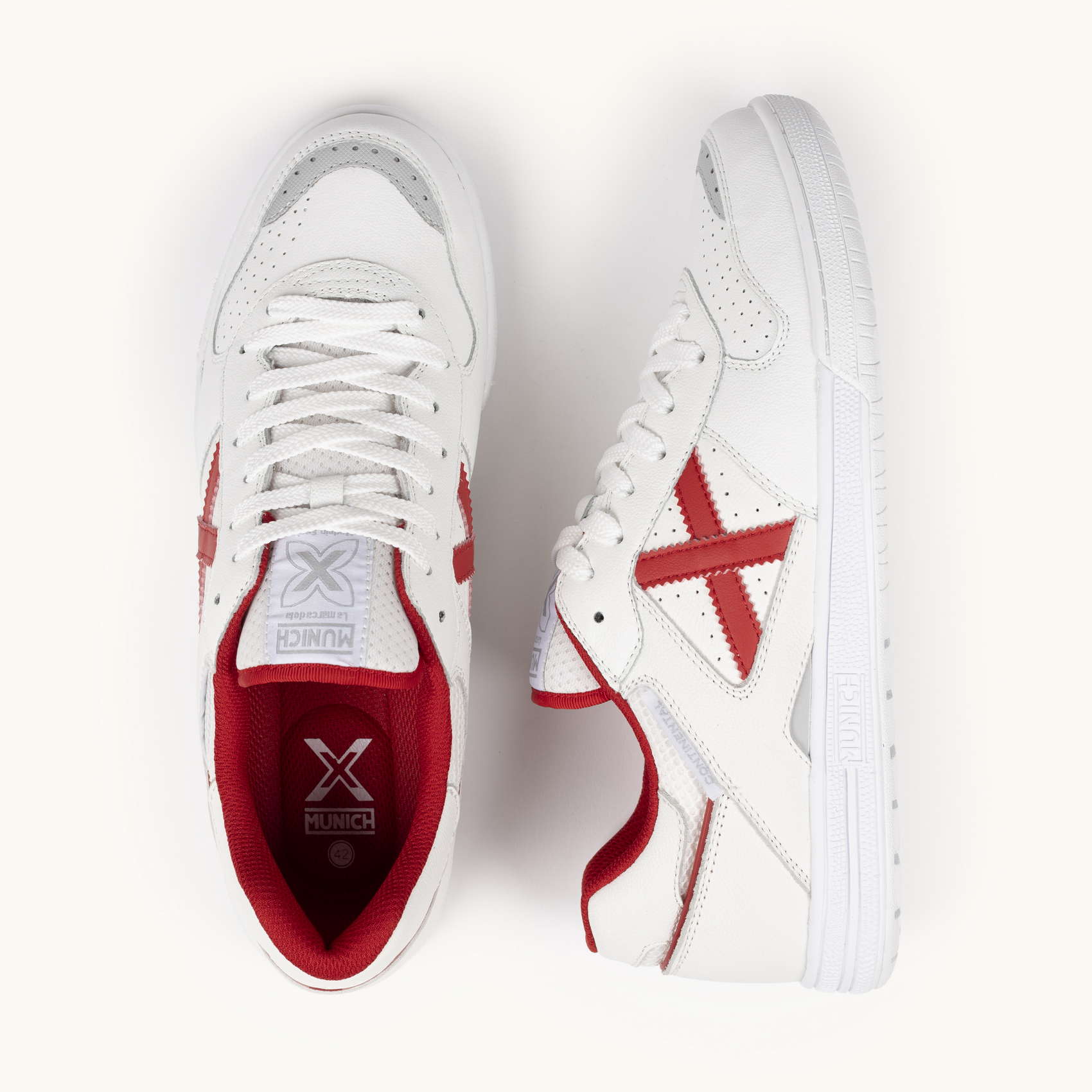 White and Red Leather Futsal Sneakers | MUNICH CONTINENTAL V2 70