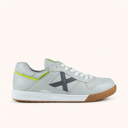 Leather futsal shoes in white black and yellow | MUNICH