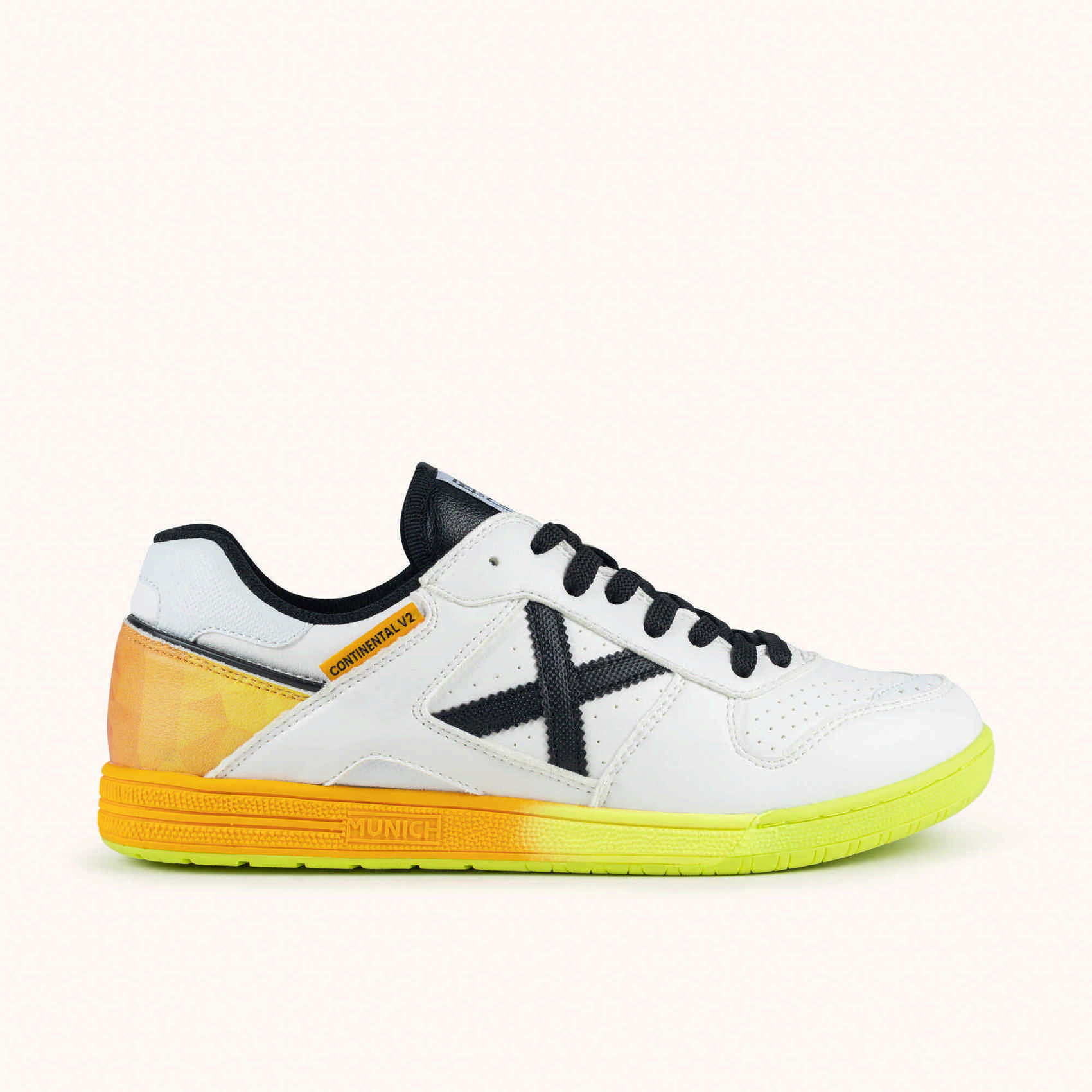 Leather futsal shoes in white black and yellow | MUNICH